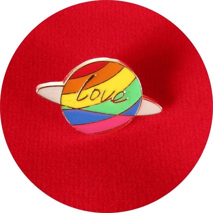 Enamelled Pin Badge Brooch Pride Planet Metal in velvet bag 2.7 cm x 2.1 cm BA44