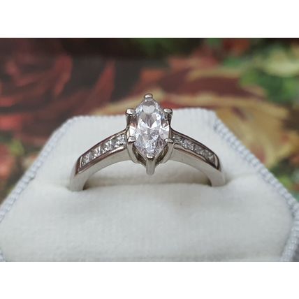 Marquise Solitaire Ring Made With Swarovski Zirconia Sz R½ Platinum 925 Silver