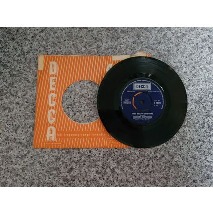 Engelbert Humperdinck – There Goes My Everything (F12610) 1967 (7" Single)