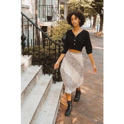 A Floral-print Woven Midi Skirt