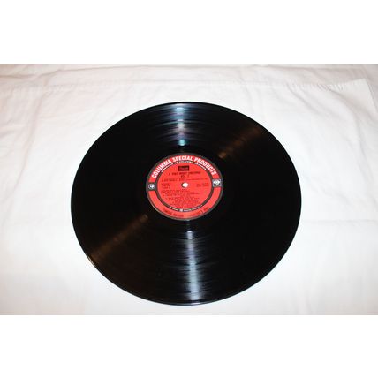 A VERY MERRY CHRISTMAS VOLUME TWO Various Artists LP STEREO Grants JOHNNY CASH