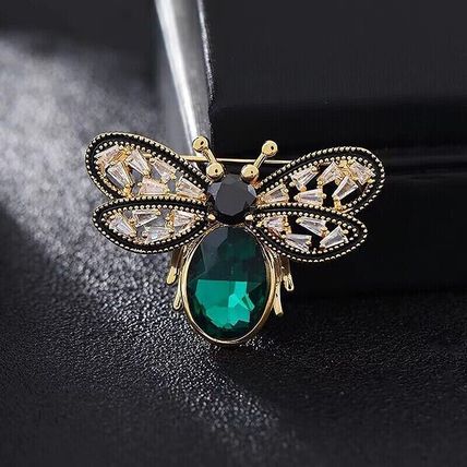 Vintage Look Little Bee Brooches For Women Clothing Coat Jewelry