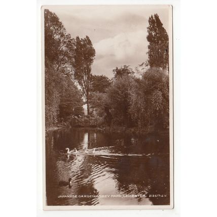 Japanese Gardens Abbey Park Leicester RP Postcard