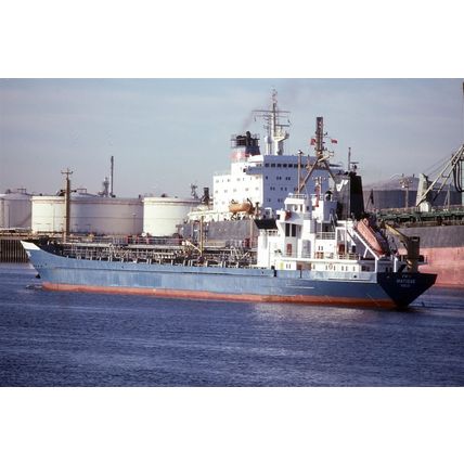SQ2191 - Norwegian Coastal Tanker - Matisse - photograph 6x4