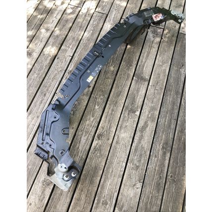Land Rover LR2 LR022102 OEM Radiator Core Support Code 820 Santorini Black
