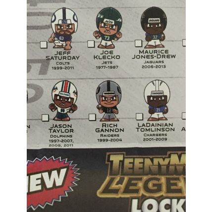 NFL Legends Oakland Raiders Rich Gannon Teenymates 1'' Figure & Locker