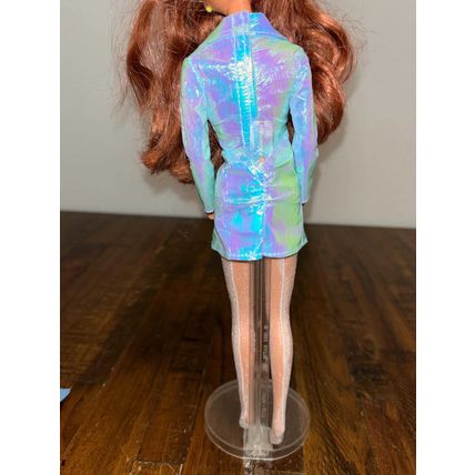 Used VTG 1998 Blonde Barbie W/ Fashion Avenue Boutique Iridescent Blue #18126