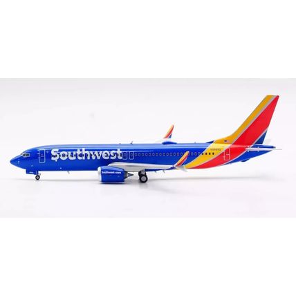 B737-8 SOUTHWEST AIRLINES REG: N8889Q W/STAND - INFLIGHT 200 IF738MSW0924 1/200