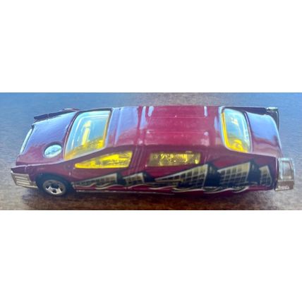 Sentinel 400 Limo Hot Wheels Diecast Metal Vehicle 1:64 by Mattel in plastic