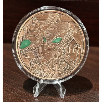 5 Oz Copper Cllectible Alien With Glow In The Dark Eyes (In Capsule)