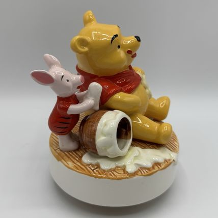 Vintage Schmid Winnie the Pooh Music Box #302 – “Getting to Know You” Japan
