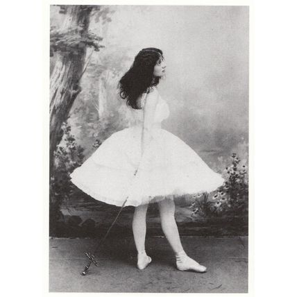 z66 Anna Pavlova Russian Ballerina in 1903 Giselle Ballet Postcard