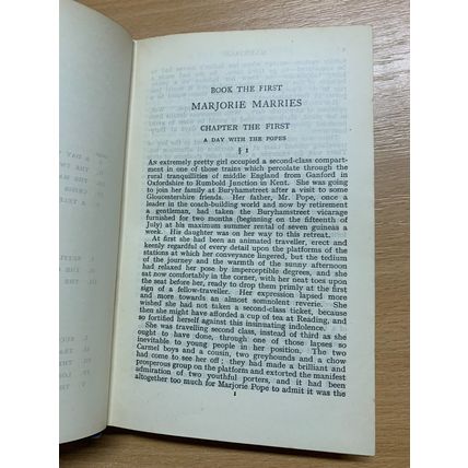 ANTIQUE H G WELLS "MARRIAGE" FICTION SMALL HARDBACK BOOK (P3)