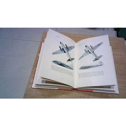 Airliners from 1919 to the Present Day. Kenneth Munson (Hardback) 1983 Edition