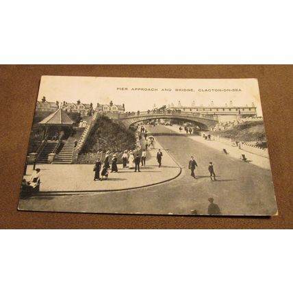 1920s Postcard - Pier Approach & Bridge - Clacton on sea - Essex