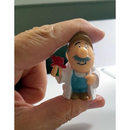 TETLEY TEAFOLK : GORDON : FIGURINE ::