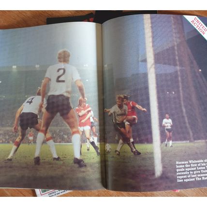 X 5 Manchester United Vintage Football Programmes.
