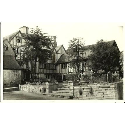 Essex CHIGWELL Ye Olde Kings Head Two Postcards