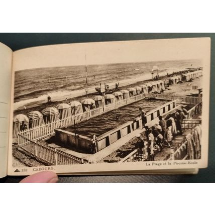 Cabourg, c.1940s - Carnet de 18 des 20 Cartes Postales - CAP