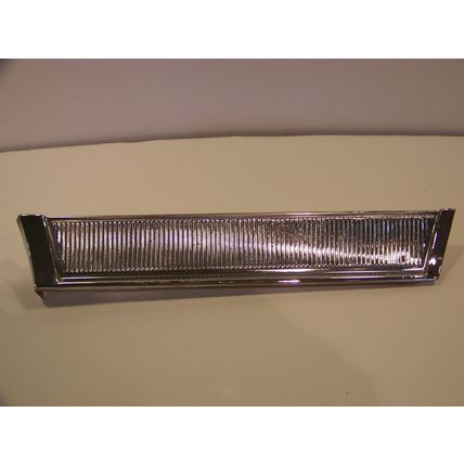 1967 CHRYSLER NEWPORT CUSTOM RF TIRE TO BUMPER FENDER TRIM #2785220