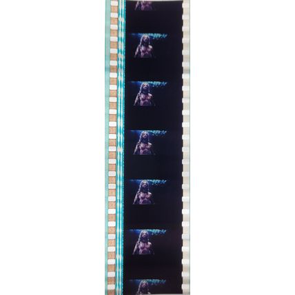 Pk GEB - Z - MIX - E 0107c . 1 STRIP OF 5 - 35MM FILM CELLS. ( )