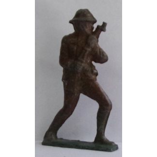 VINTAGE metal ' WW1 SOLDIER DOUGHBOY ' ( 1930s )
