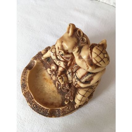 Vintage Courting Couple Pigs Heavy Resin Ashtray Collectable