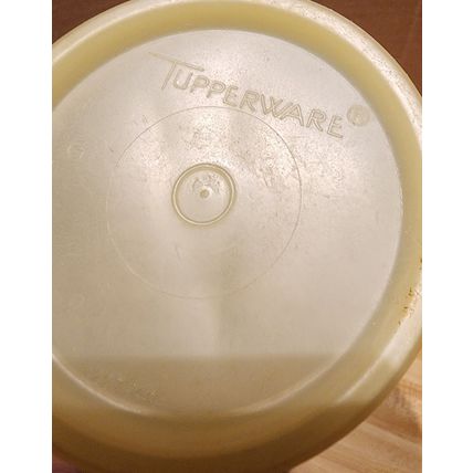 Vintage Misc. Tupperware & Extra Sale Shaker #107-20 & #101-54 With lids