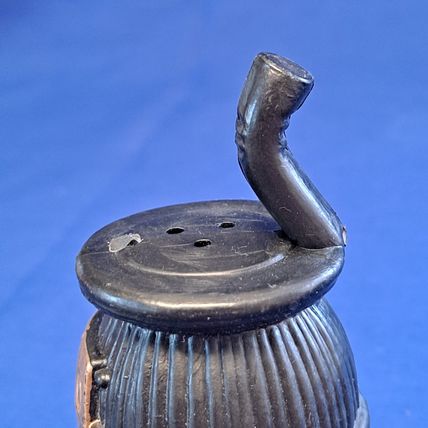 Vintage POT BELLY STOVE Salt & Pepper Shaker Set 3 3/4" Plastoc Wood Oven Spice