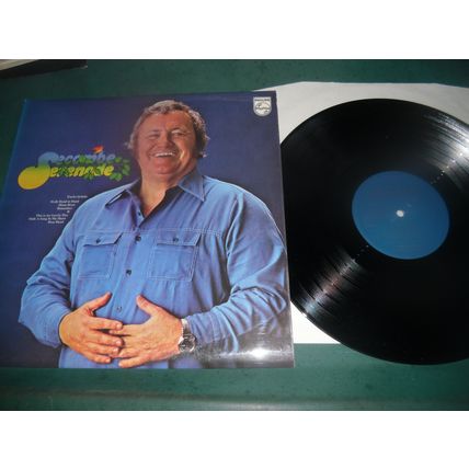HARRY SECOMBE LP LOT OF 2 -SERENADE/THE WORLD'S GREAT LOVE DUETS