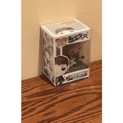 Funko Pop! Rocks: Sex Pistols - Steve Jones #32 Limited Figure (Box & Protector)
