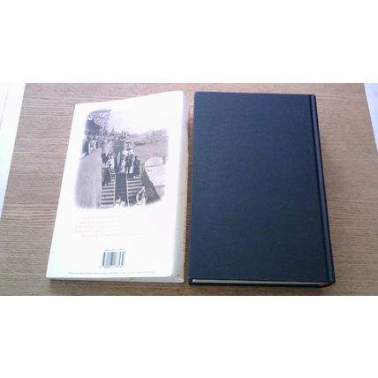 SAHIB: THE BRITISH SOLDIER IN INDIA. Richard Holmes (1st Edition Hardback) 2005