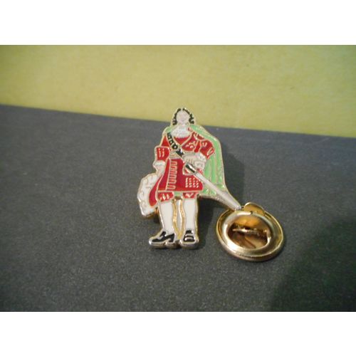 Sir Humpry Gilbert Newfoundlad Celebration Lapel Pin