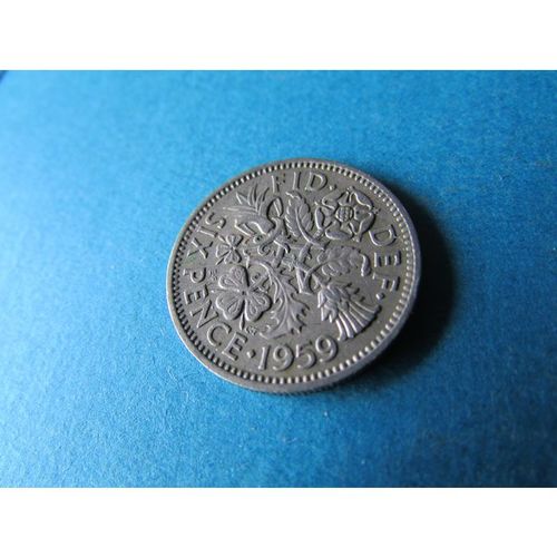 1959 QUEEN ELIZABETH II SIXPENCE. AJ