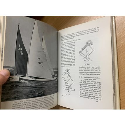 1964 1ST UK EDITION "YACHT RACING TACTICS" JOACHIM SCHULT HARDBACK BOOK (P4)