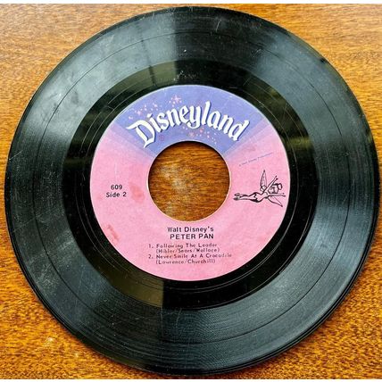 Peter Pan a Disneyland record 7" Vinyl 45 RPM Walt Disney's - Vintage #200