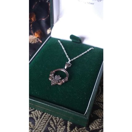 Vintage 1990-s Irish Celtic Claddagh 925 Sterling Silver Necklace in Box.