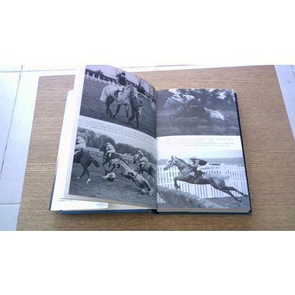 The Grey Horse: The True Story of Desert Orchid. Richard Burridge. Hardback 1992