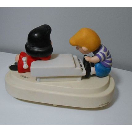 Vintage Hallmark Peanuts Gallery Lucy & Schroeder Music Box No 14097 from 24,900