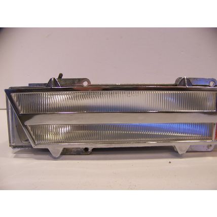 1972 CHRYSLER IMPERIAL FRONT TURN SIGNAL RH LEBARON