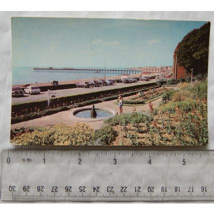 vintage postcard Felixstowe, Wolsey Gardens & Pier