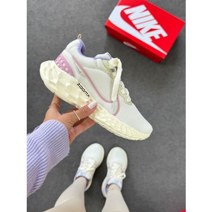 React Infinity Run FK 4 Women's White and Pink Sneakers