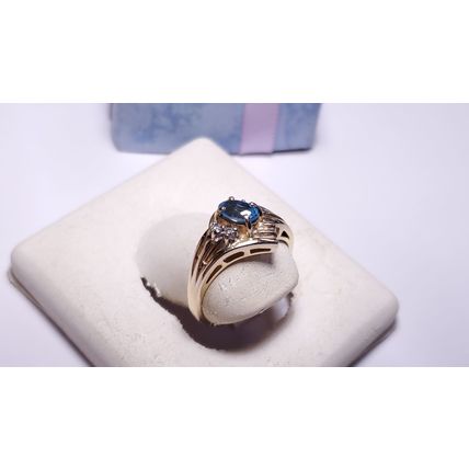 Estate 1/2ctw Natural oval Topaz and Diamond ribbed 10Kt Yellow Gold Ring #22355