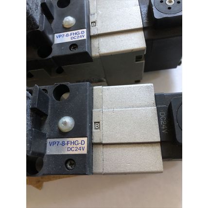 Lot 2 SMC VP7-8-FHG-D PNEUMATIC DOUBLE SOLENOID VALVE VP7-8-FHG-D 24V DC,DG