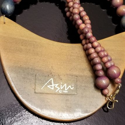 Vintage 1985 Asin Flower Wooden Bib Necklace