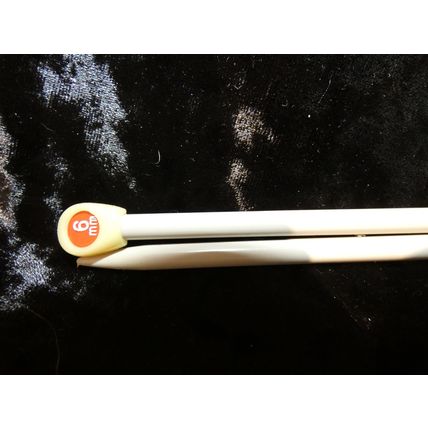 Single Pack of 5.5mm 32cm Long Plastic Knitting Needles