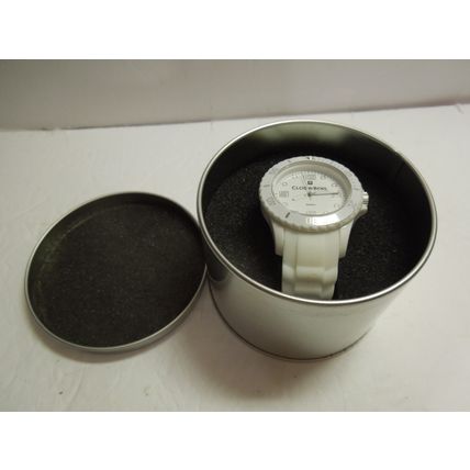 CLOS DU BOIS Wrist Watch White Japan Quartz Movement Metal Case New
