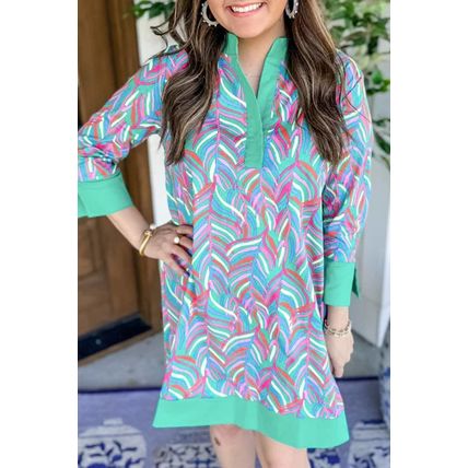 Green Abstract Print Split Neck Bracelet Sleeve Shift Dress