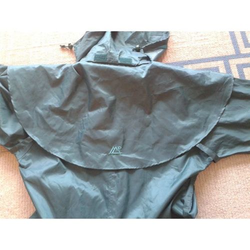 Target Dry Bushcoat cagoule - New - 100% waterproof coat