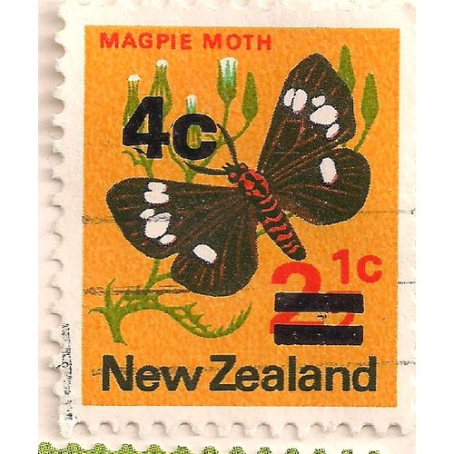 NEW ZEALAND, BUTTERFLY, Magpie Moth, yellow 1970, 2½c overprinted 4c, #2